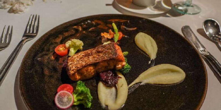 ubud-romantic-dinner-among-the-rice-fields