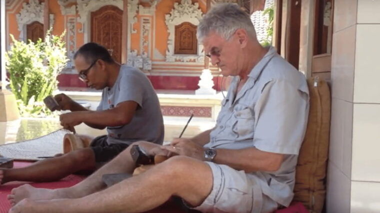 ubud-wood-carving-class-with-balinese-artisans