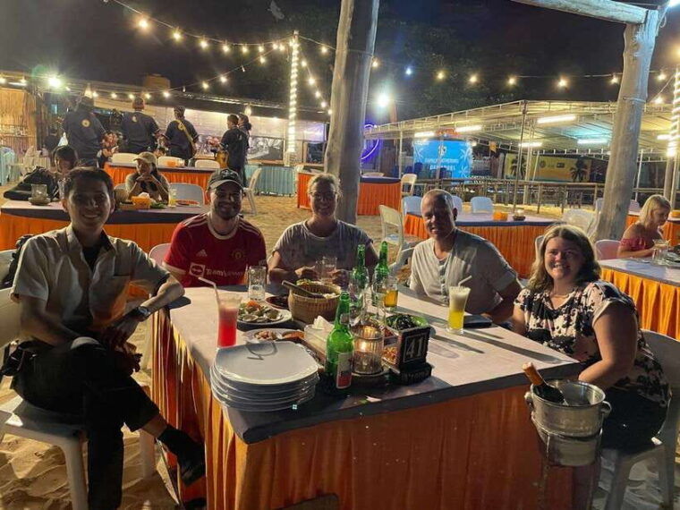 uluwatu-sunset-temple-kecak-dance-show-seafood-dinner