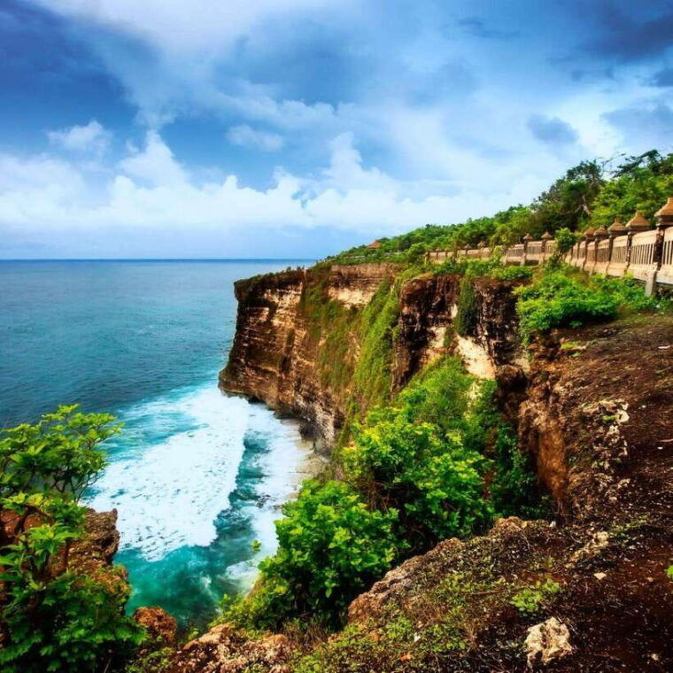 uluwatu-temples-kecak-dance-with-breathtaking-views