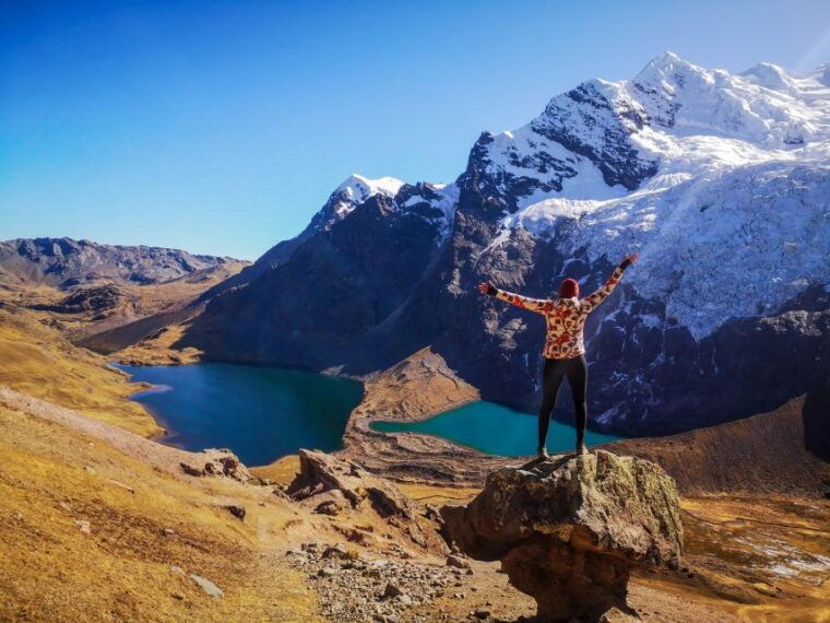 unforgettable-adventure-ausangate-trek-rainbow-mountain