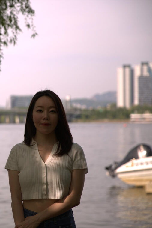 unique-native-experience-han-river-picnic-board-game-bbq