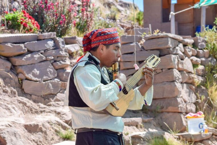uros-and-taquile-island-boat-trip-from-puno