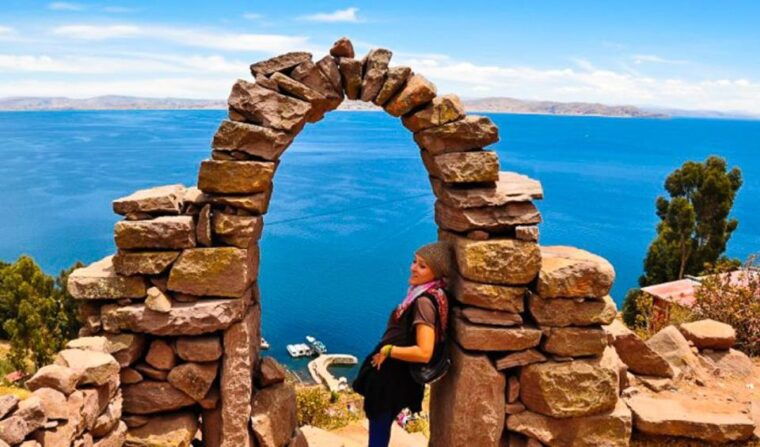uros-kayaking-taquile-island-day-tour