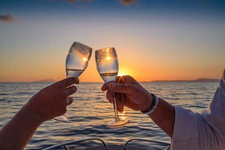 vancouver-sunset-boat-cruise-with-complementary-bubbly
