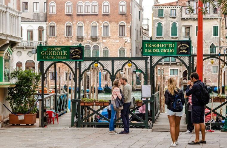 venice-private-gondola-ride