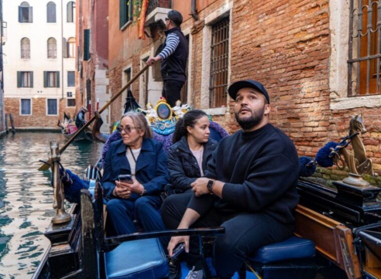 venice-st-marks-doges-palace-rialto-and-gondola-tour
