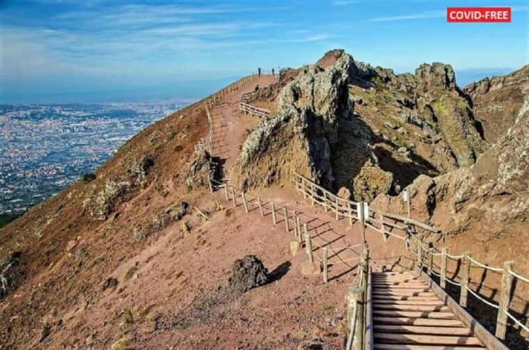 vesuvius-herculaneum-pompeii-excavations-tour
