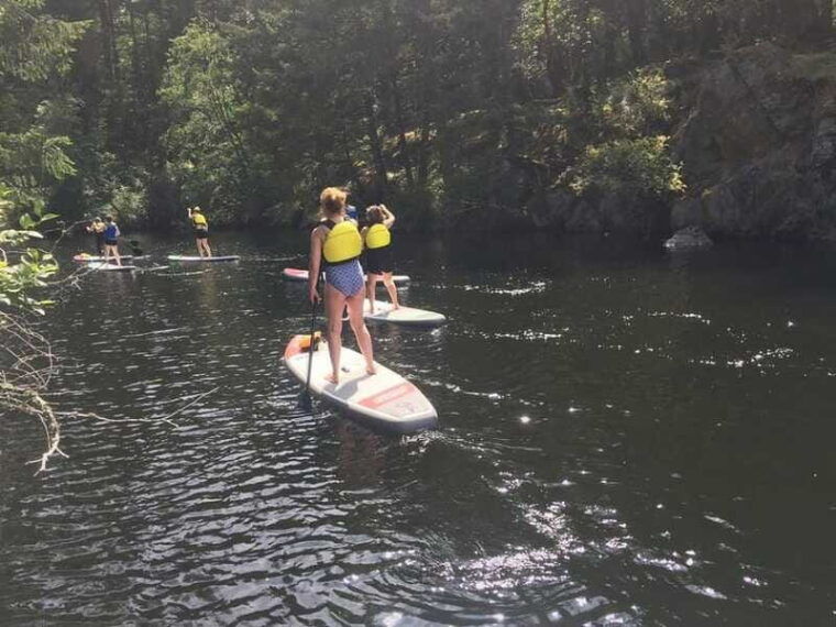 victoria-intro-to-stand-up-paddle-boarding-at-thetis-lake