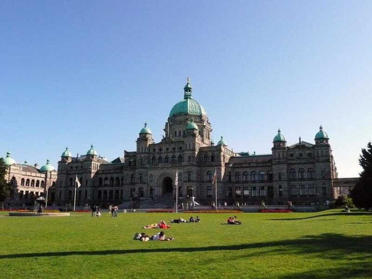 victoria-walking-tour-through-history-and-heritage