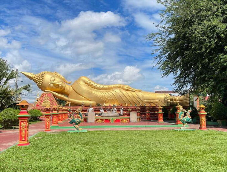 vientiane-cultural-tour-with-buddha-park-and-patuxay