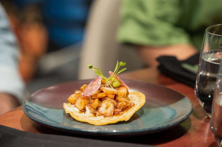 vip-gastronomic-gastown-walking-food-tour