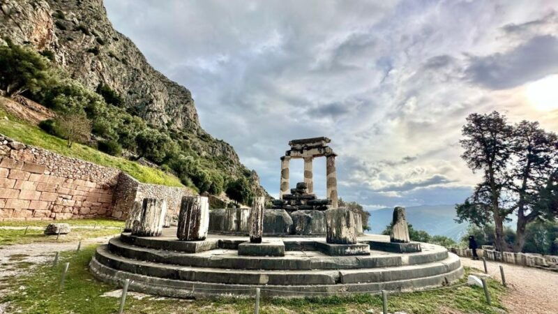 visit-thermopylae-delphi-navel-of-earth-private-tour-8h