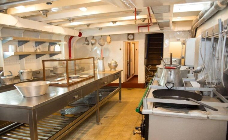 visit-to-gil-eannes-hospital-ship-museum-2