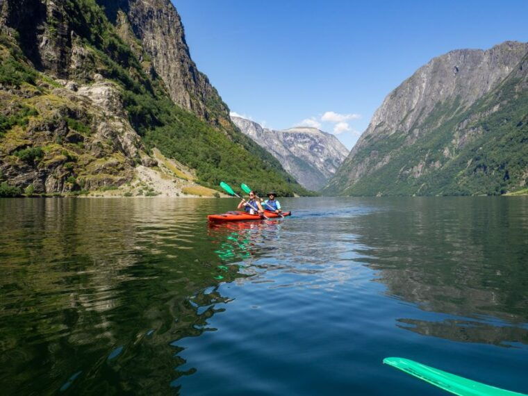 vossevangen-naeroyfjord-full-day-guided-kayaking-trip