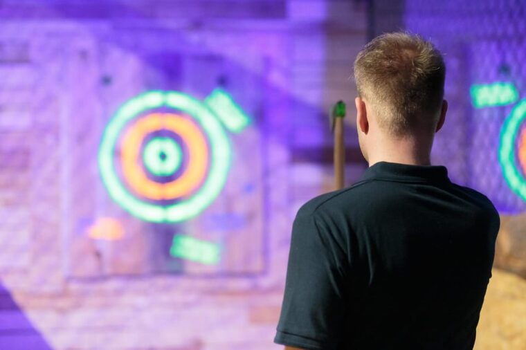 warsaw-axe-throwing-experience