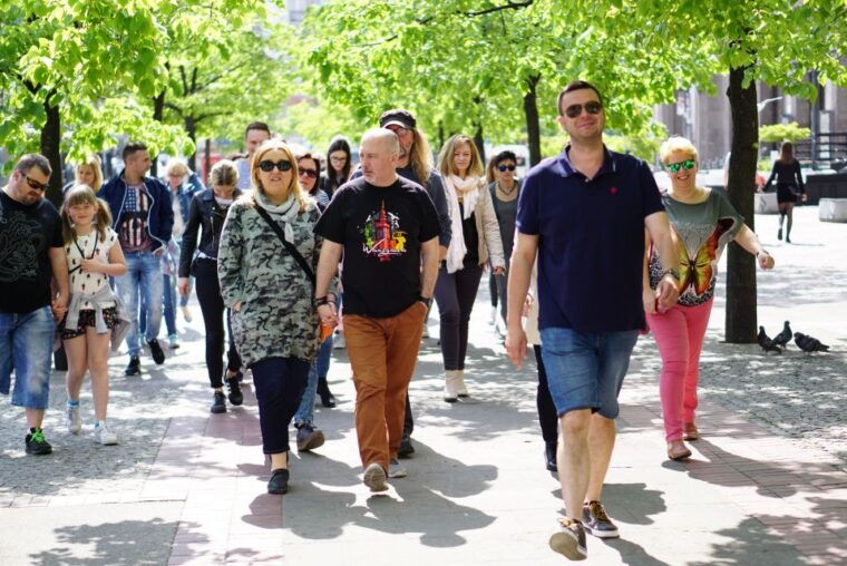 warsaw-highlights-guided-retro-bus-tour
