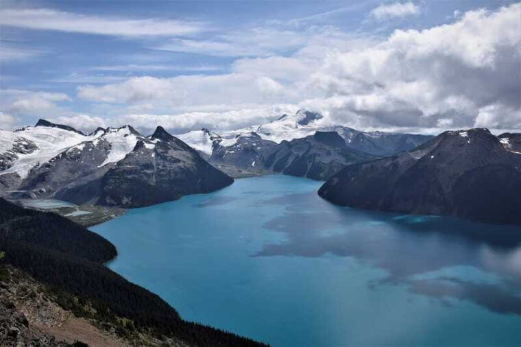 whistler-the-sea-to-sky-helicopter-tour-and-glacier-landing