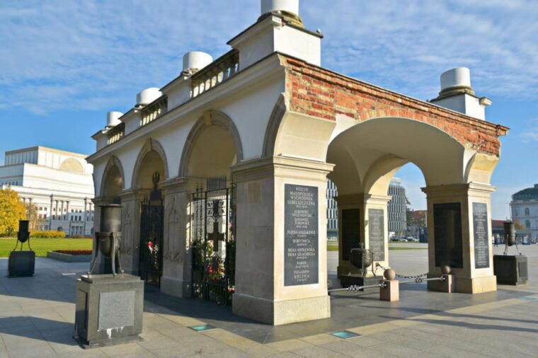 world-war-2-in-warsaw-walking-tour-in-english