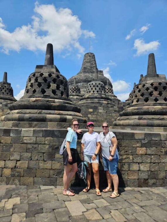 yogyakarta-borobudur-climbup-prambanan-tour-entry-ticket