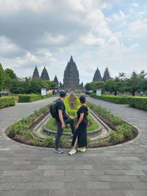 yogyakarta-visit-prambanan-temple-sunset