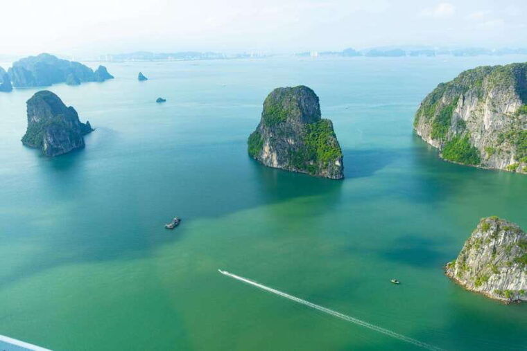 2-hour-private-canoe-discover-the-best-of-ha-long-bay