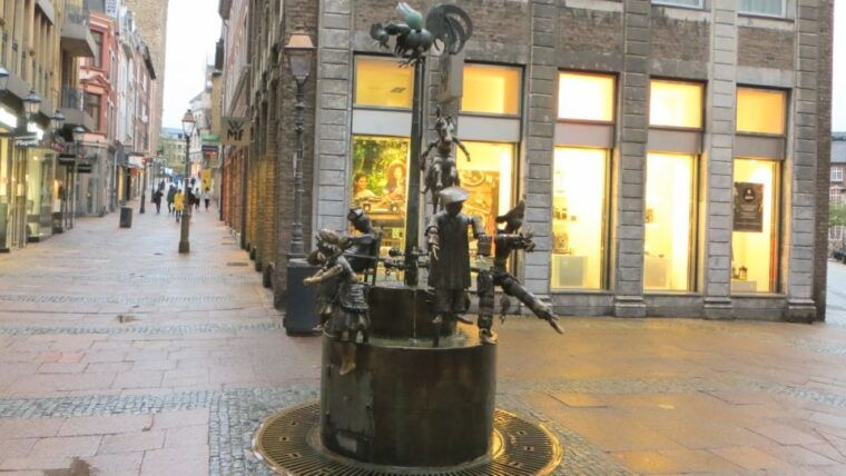 aachen-old-town-guided-fountain-rally