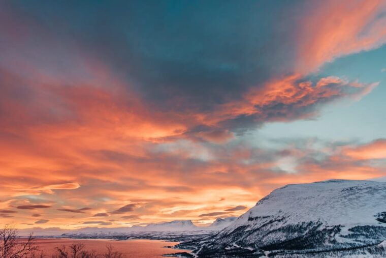 abisko-photo-hike-with-professional-photographer