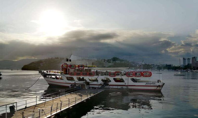 afternoon-tropical-cruise-from-acapulco