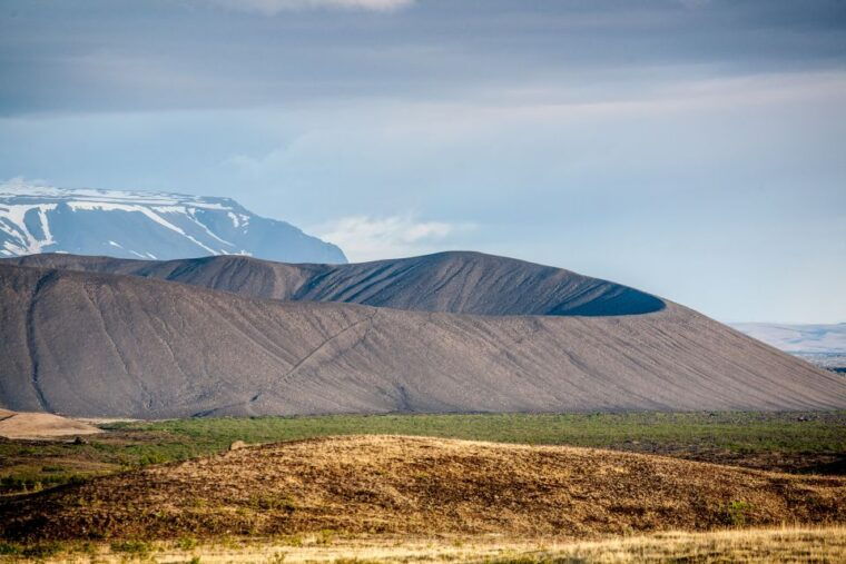 akureyri-lake-myvatn-and-godafoss-waterfall-tour