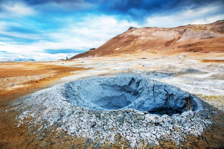akureyri-myvatn-nature-baths-and-godafoss-waterfall-tour