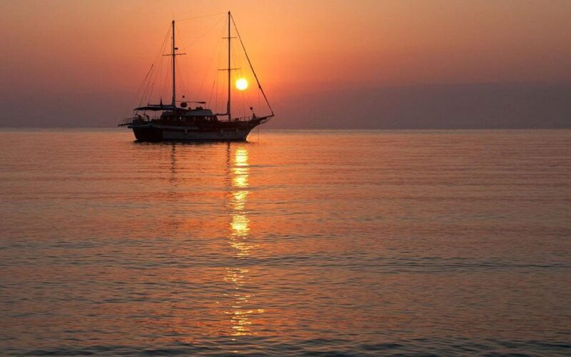 alanya-sunset-boat-includes-soft-drinks-and-dinner