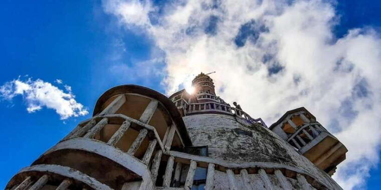 ambuluwawa-tower-pinnawala-kandy-day-tour-from-colombo
