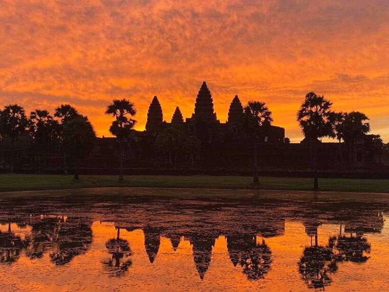 angkor-wat-2-day-complex-sun-rise-sun-set-with-guided-tour