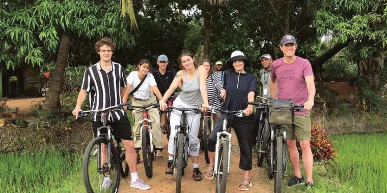 anuradhapura-private-half-day-cycling-tour-w-guide