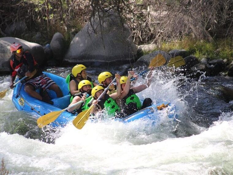 arequipa-canoeing-on-the-chili-river-adventure