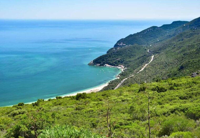 arrabida-sesimbra-jeep-tour-and-wine-tasting-at-azeitao