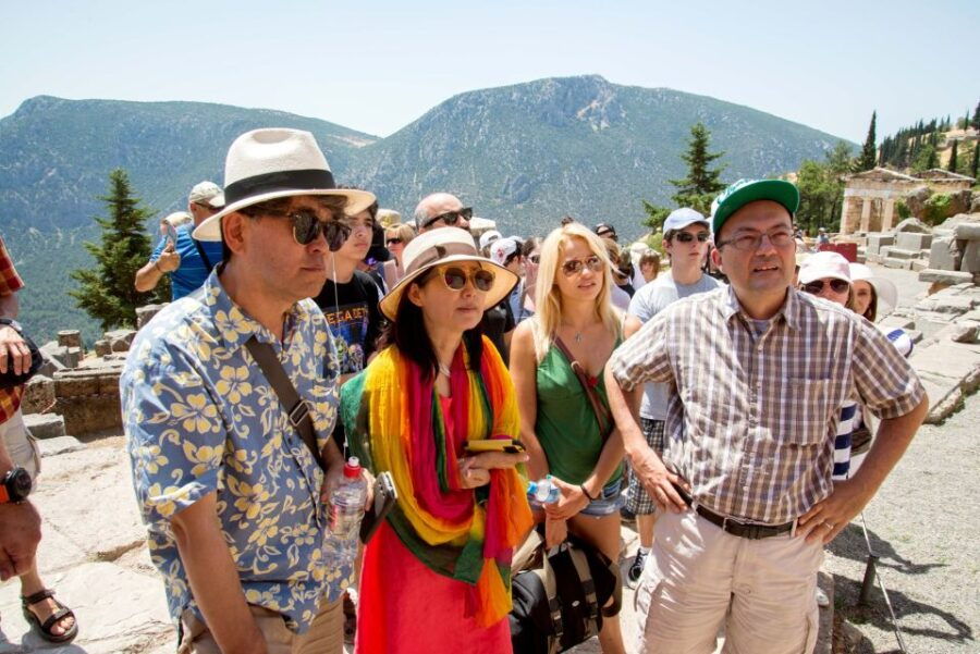 athens-delphi-arachova-day-trip-with-guide-entry-ticket