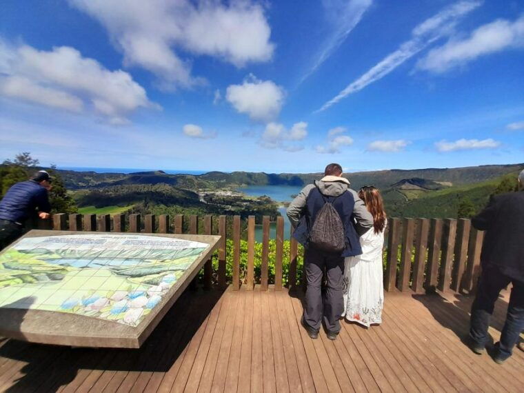 azores-shore-tour-sete-cidades-with-small-wine-cheese