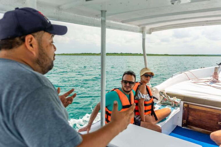 bacalar-3-hour-boat-trip-with-swimming-drinks