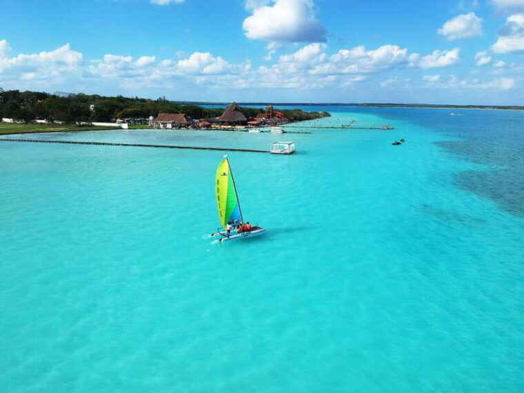 bacalar-group-sailing-tour-with-guide