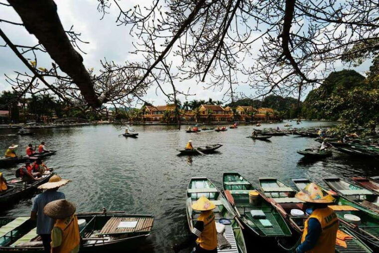 bai-dinh-trang-an-mua-cave-full-day