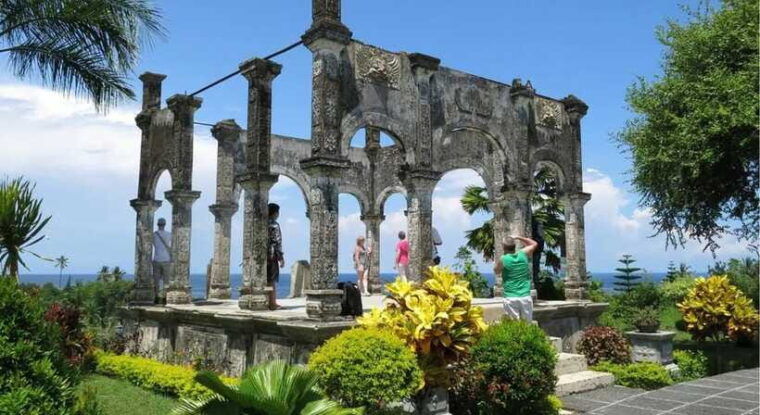 bali-lempuyang-temple-tirta-gangga-and-taman-ujung-tour-2