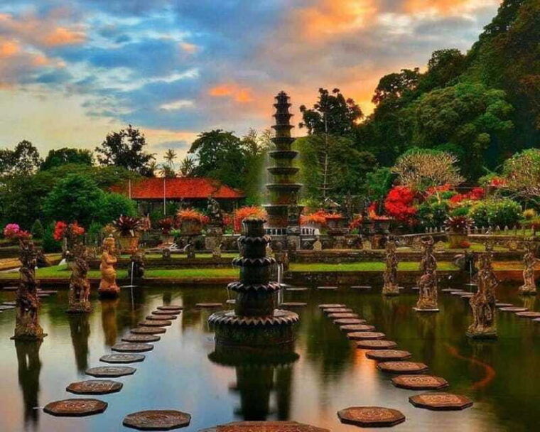 bali-lempuyang-temple-tirta-gangga-and-taman-ujung-tour-3