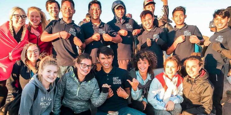 bali-mount-batur-sunrise-hike-and-natural-hot-spring