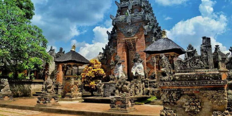 bali-private-ubud-waterfall-village-and-pool-club-day-trip