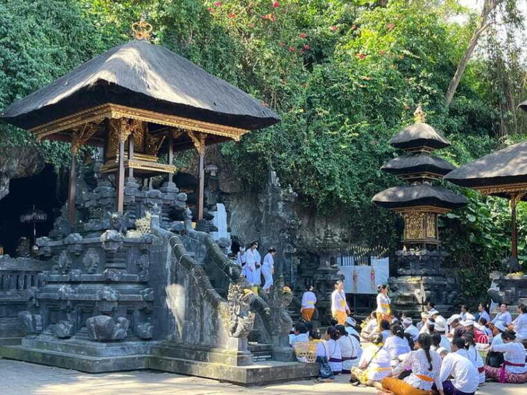 bali-sacred-temples-semarapura-heritage