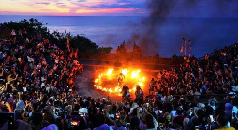 bali-south-bali-tour-with-watersports-gwk-uluwatu-cliff