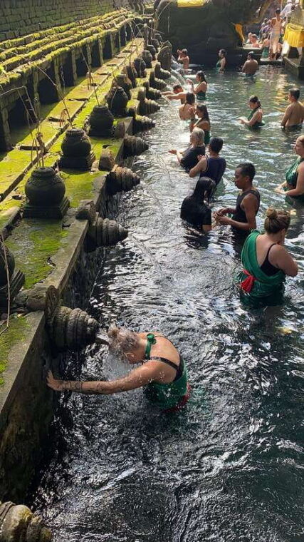 bali-traditional-shamanic-healing-and-water-purification