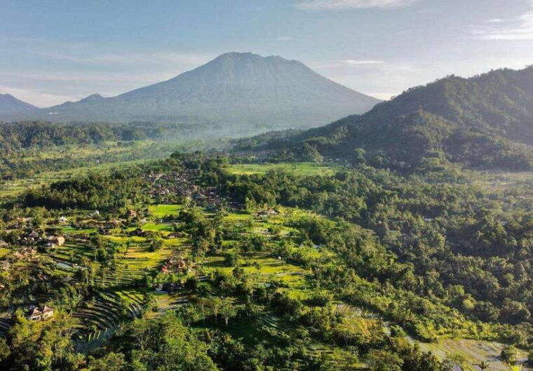 bali-traditional-villages-salt-farm-tirta-gangga-tour